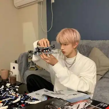 冷酷霸气帅气真人好看男生头像