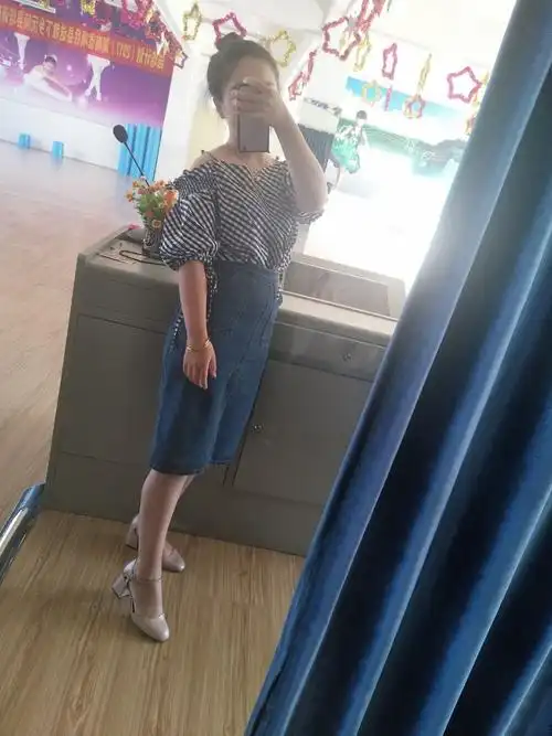 这张有没有拍出一米六五,又瘦又高的赶脚~可惜了照骗啊!