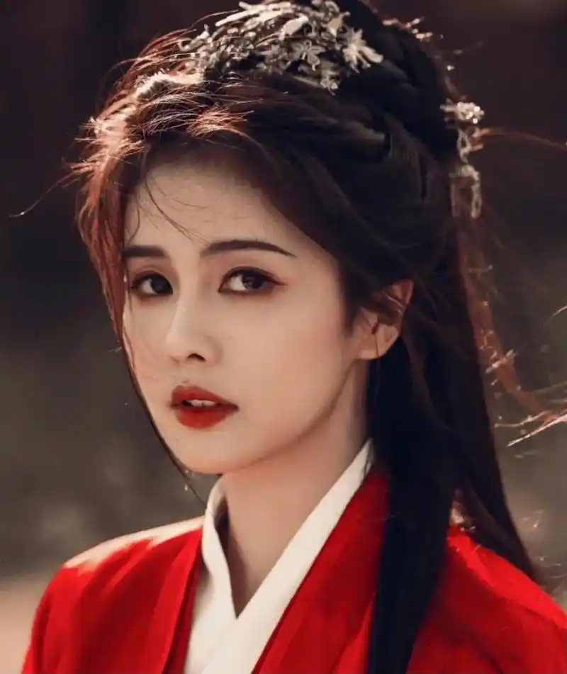 总有一个红衣女子在你的心里#古风 #惊艳瞬间 (可补充)#一 - 抖音