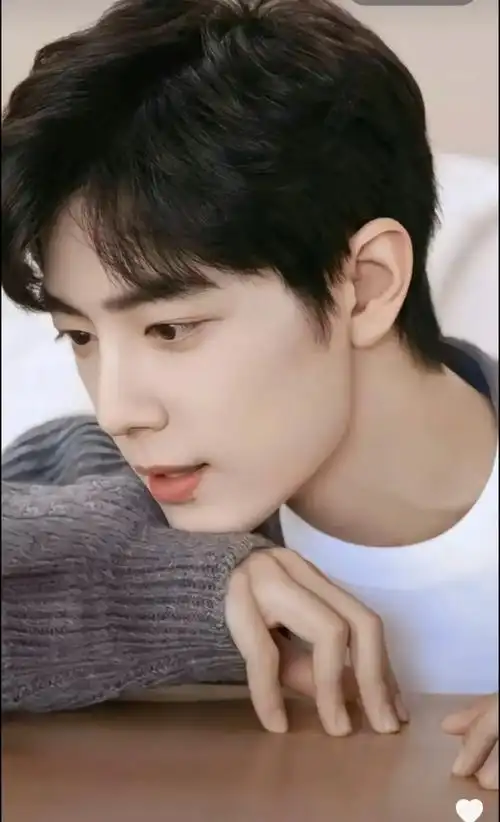 肖战 样样红,顺顺利利#肖战顺顺利利 #日常见肖战 #星河 - 抖音