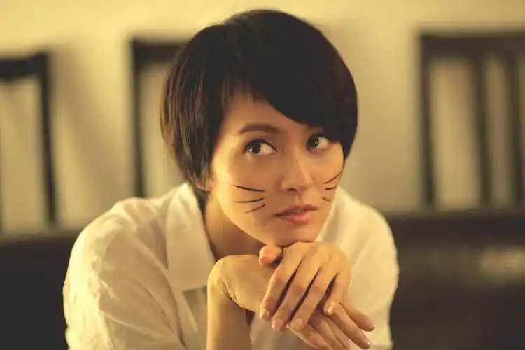 当看到深爱的家人梁咏琪露出惊喜的笑容一家三梁咏琪22岁凹凸梁咏琪