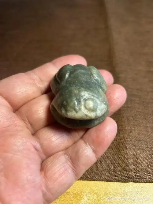 红山文化玉器之蛙形神兽