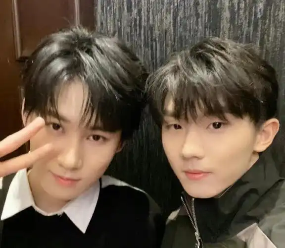 张真源发文祝马嘉祺二十岁生日快乐