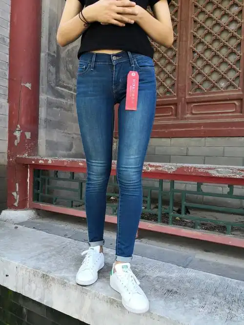李维斯牛仔裤女正品