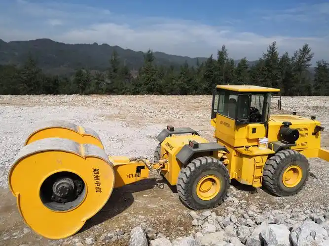 " 冲击碾压路 - 抖音