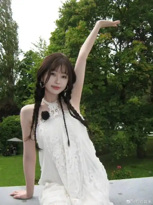 虞书欣白裙麻花辫##虞书欣夏日月光氛围感