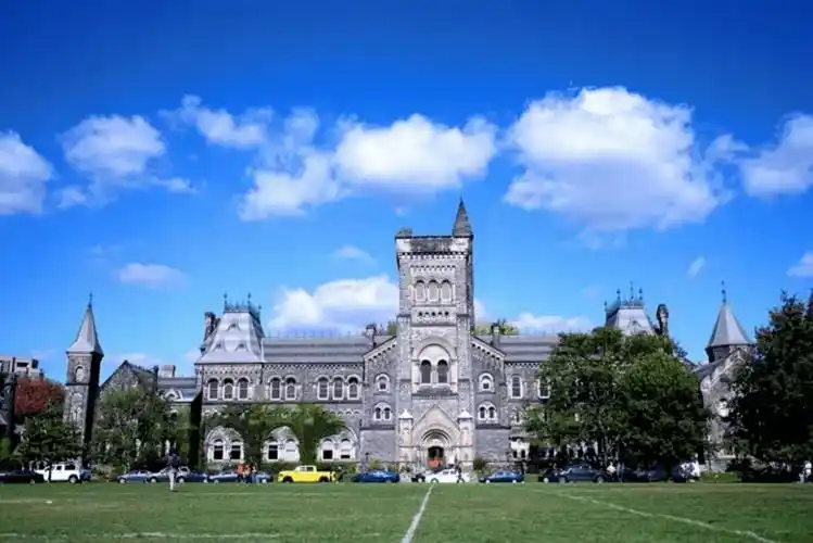 加拿大top1多伦多大学,7大学院如何选择?_college_trinity_sign