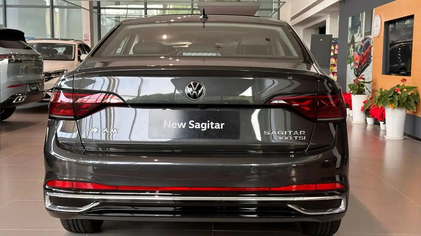 大众速腾23款1.5t超越版 大家都多少钱落地啊?