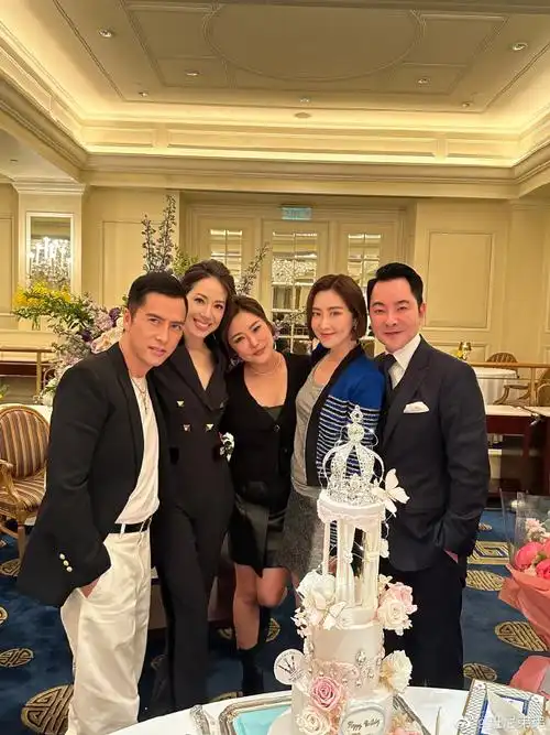 60岁关之琳和67岁吕良伟同框##60岁关之琳和67岁吕良伟