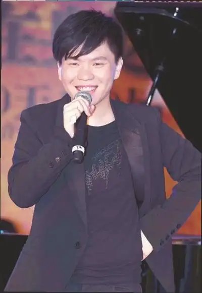 常石磊50天内连续唱百场节日为聚会义务献唱