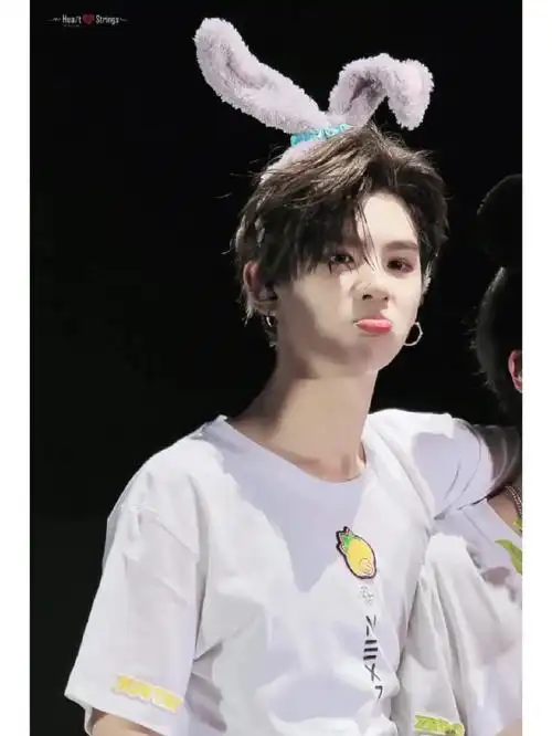 一只可爱的黄明昊黄明昊可爱头像