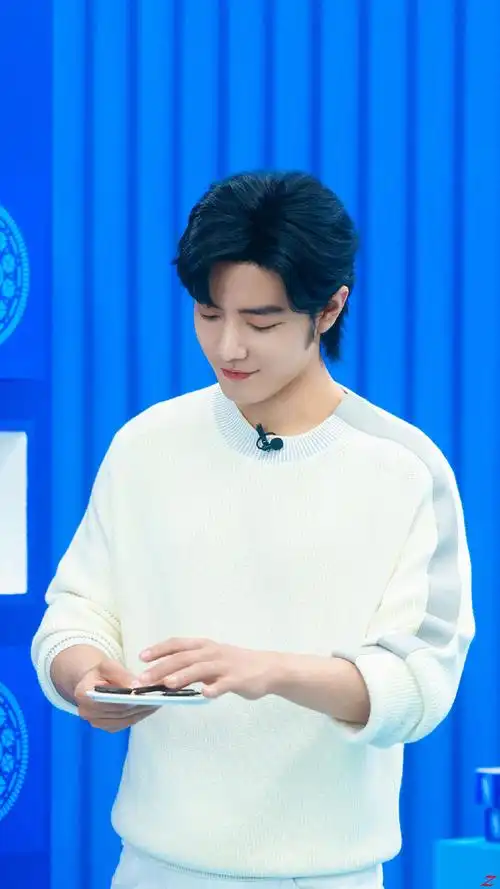 日常见肖战##肖战一身白造型