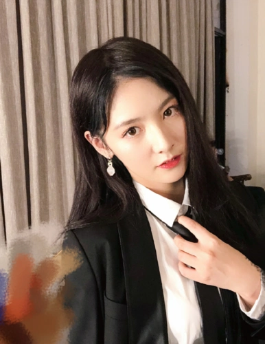 硬糖少女赵粤为何一直留短发?当看到她长发照,能做女团c位了!