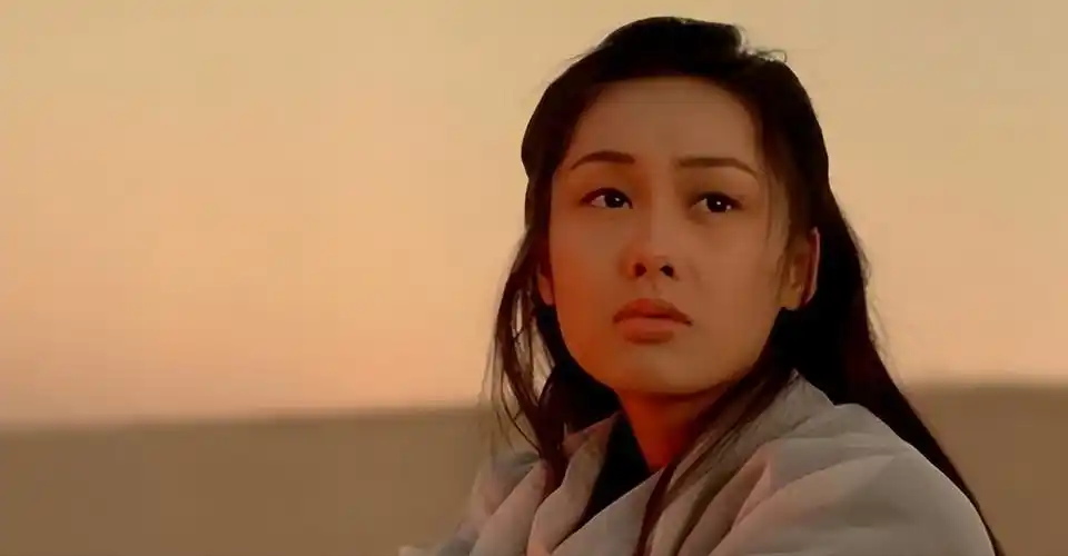 回顾52岁朱茵现状曝光住深山残屋开97年破车昔日女神怎么了