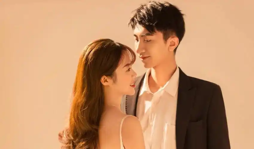 情侣暖光甜蜜纯色背景