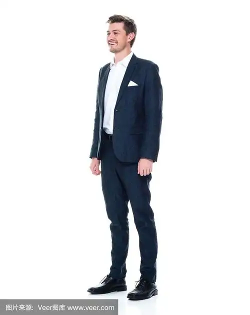 头发/有胡子白种人男性/年轻人经理/商人/商人站着穿着西装与手并排