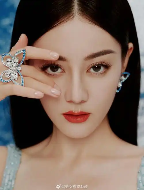 迪丽热巴高级感美照