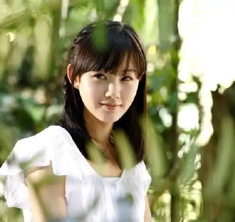 乐嘉曾有过2段婚姻,现任妻子叫李雪