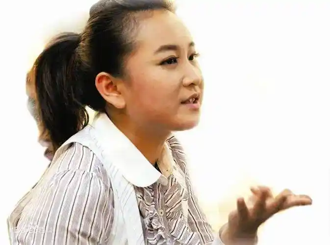 努力的胖子——贾玲八字命理分析_贾丹_家庭_姐姐