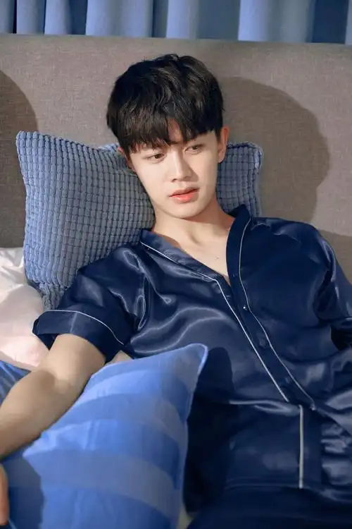 任嘉伦的颜值是否被刘海封印了? - 知乎