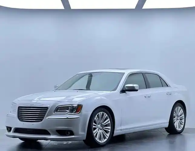 新到店14年克莱斯勒300c 私家一手 3.