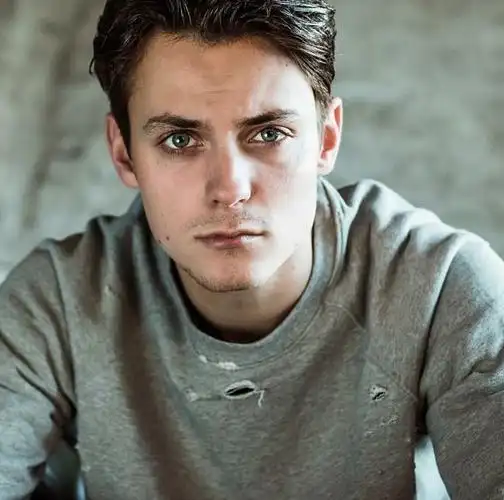 上帝给了他鬼才般的头脑,但他却只专注于音乐