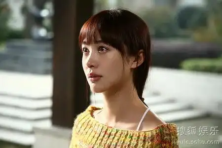 商战大剧《青瓷》热播  李菲儿获赞完美情人