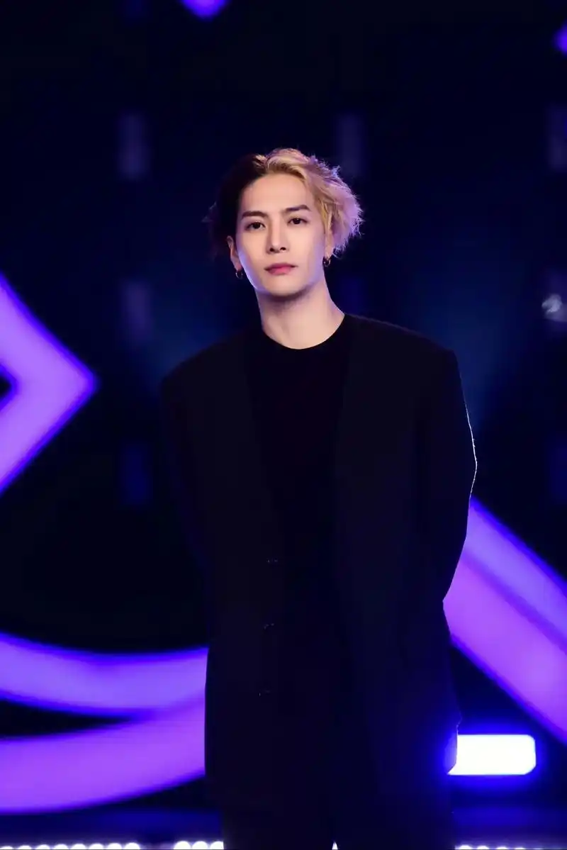 创造营亚洲发起人王嘉尔#magic man蓄势待发,一起迎 - 抖音