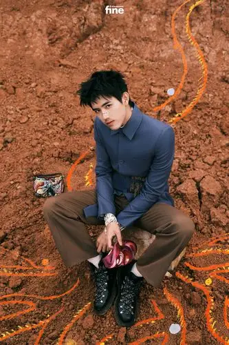 陈飞宇首位与《时尚先生fine》合作创作封面艺人 尽显z世代风格