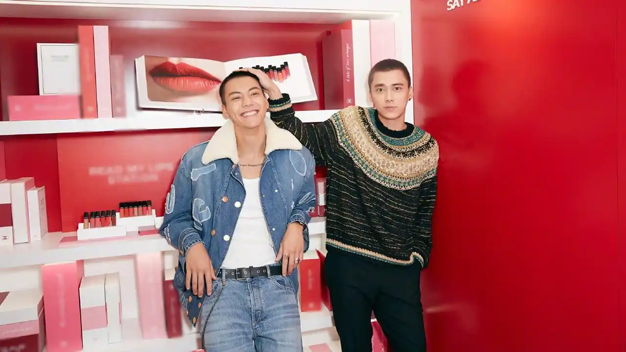 陈伟霆李易峰"秀恩爱",俩人上演摸头杀,寸头引网友热议