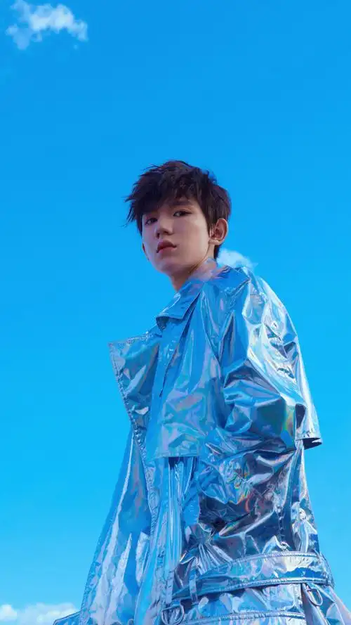 王源超帅演唱会写真手机壁纸