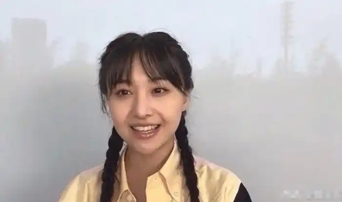 看完郑爽的"素颜"后,终于知道她为什么整容了