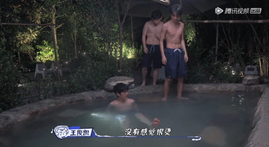 《恰好是少年》:王俊凯高反严重?绝美川西之旅正式开启!_腾讯新闻