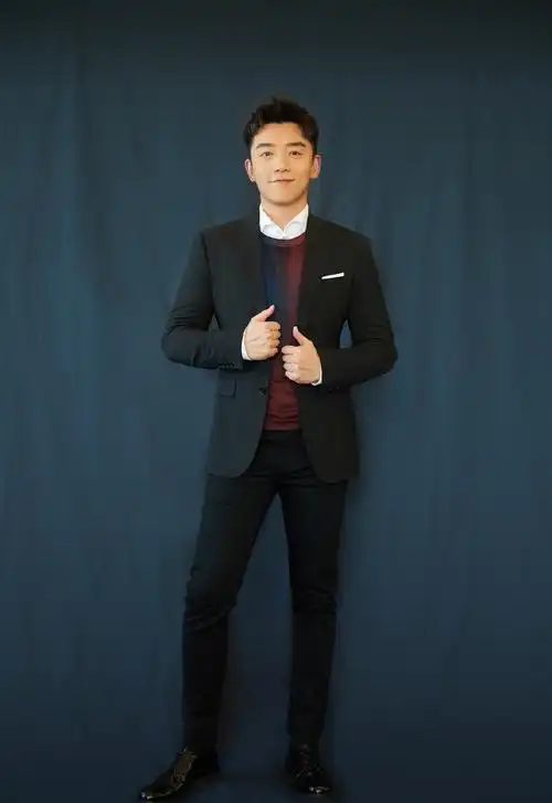明星,写真,高清,帅气,演员,西装,魅力,大陆男明星,郑恺