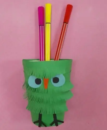 一次性纸杯如何制作漂亮笔筒