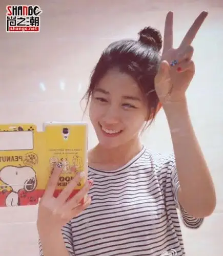 蜜蜂少女队罗姝涵资料背景揭秘 美艳私照曝光