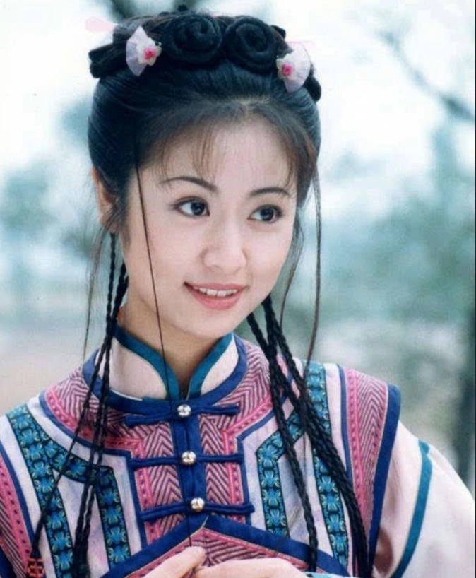 林心如晒16岁旧照满脸胶原蛋白酒窝抢镜感叹没有滤镜颜值真实