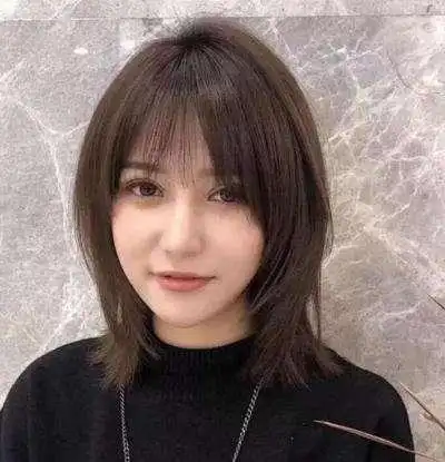 2022年最火锁骨发直发,减龄又显脸小的发型