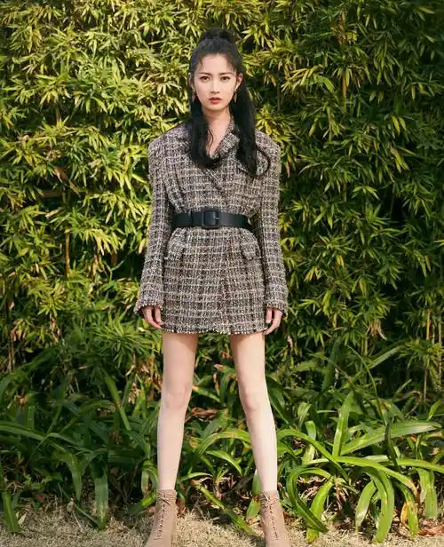 陈钰琪,1992年出生于中国四川省,身高165厘米,体重46公斤.