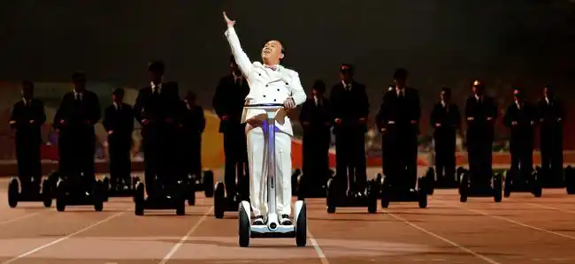 分手大师电影里的体感车是ninebot吗?