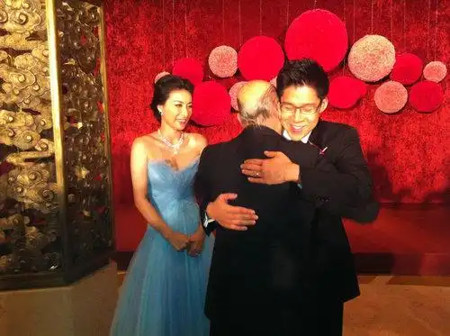 曝郭晶晶父母不在主宾席前两桌均无郭家人组图