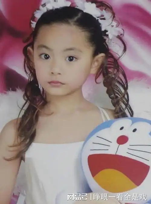 twice周子瑜深夜晒儿时全裸照网友惊呼母胎美女