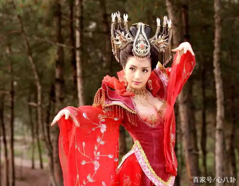 《封神英雄榜》琵琶精,玉石琵琶精,妖娆但又呆萌,虽然是反派,但也是让