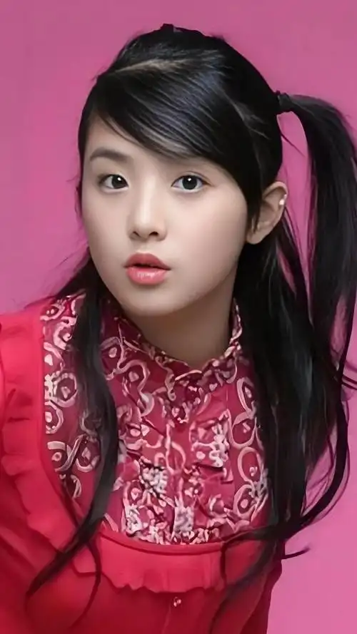 张含韵:从谣言低谷到实力绽放