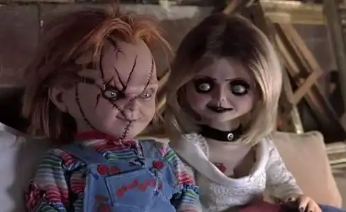 鬼娃新娘!墨西哥婚纱店竟然用真人干尸当模特?