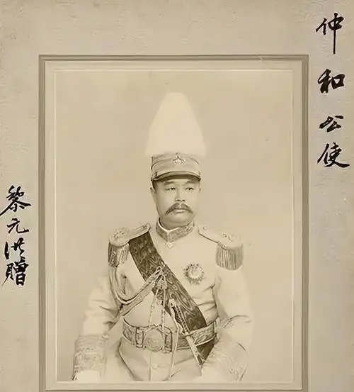 1916年袁世凯去世前预言有三个人可能统治中国他们分别是谁