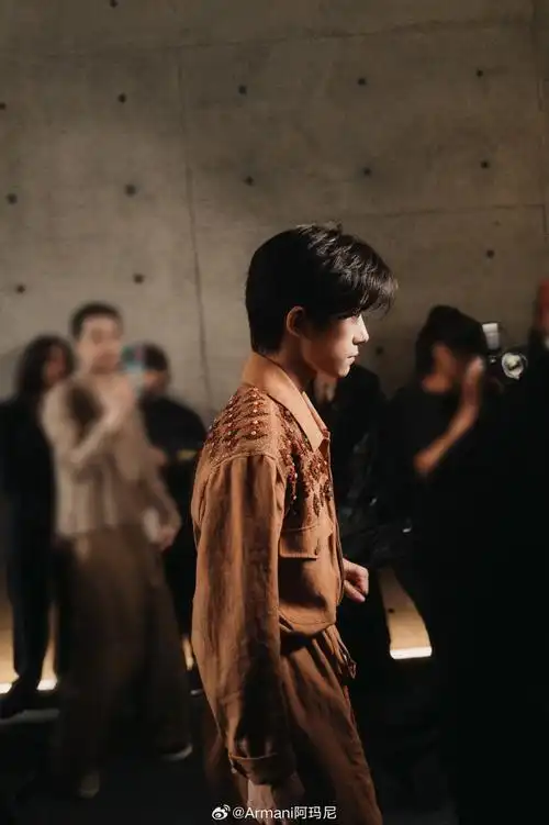 emporio armani##emporio armani全球代言人易烊千玺##armani秀场