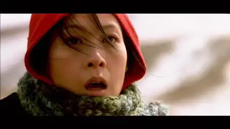 天下无贼:刘若英口渴又没搭到车,王宝强前来帮助,让若英终于喝到水