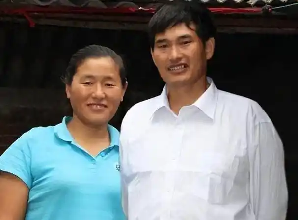 原形毕露大衣哥北京豪宅被曝光网友想不到竟是这种人