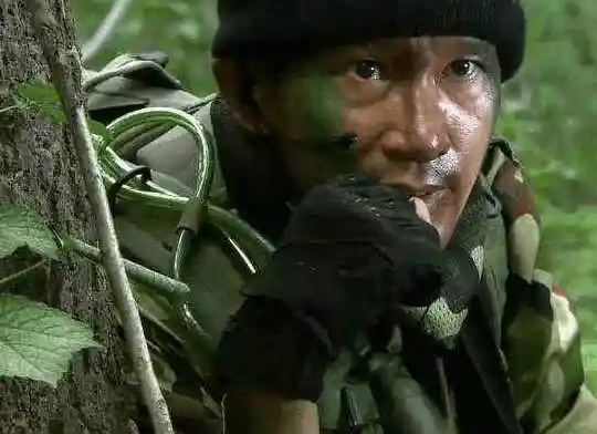 王源父亲王劲松被称蝎子娱乐圈中不争不抢的老艺术家